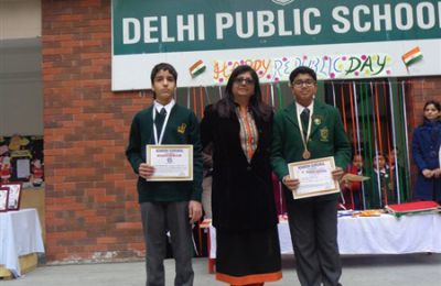 Gurkanwal & Yatin Jindal being honored by Adarsh Gurukul Jalandhar